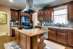 2 Mi to Beach Galveston Vacation Rental!